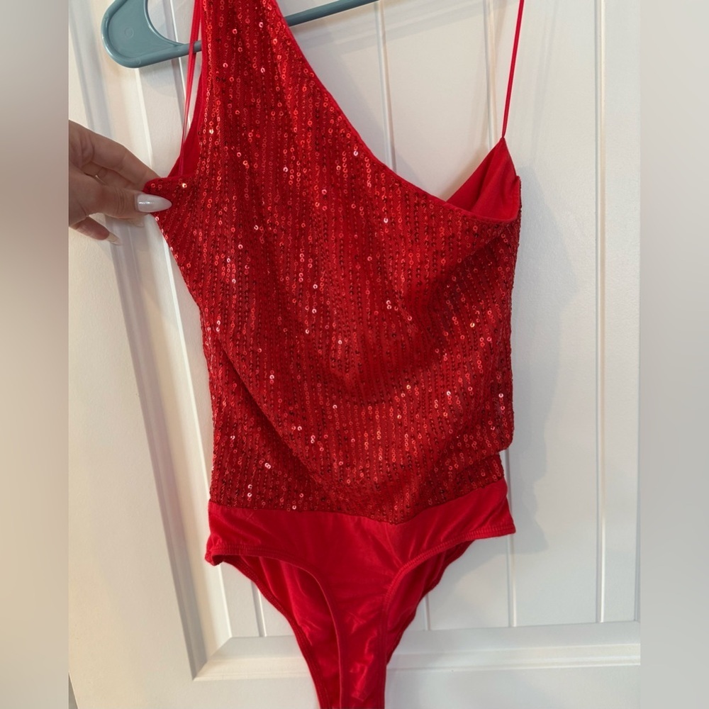 RED Superdown Sequin One Shoulder Bodysuit Size S Party Night Out NWOT - Picture 3 of 4